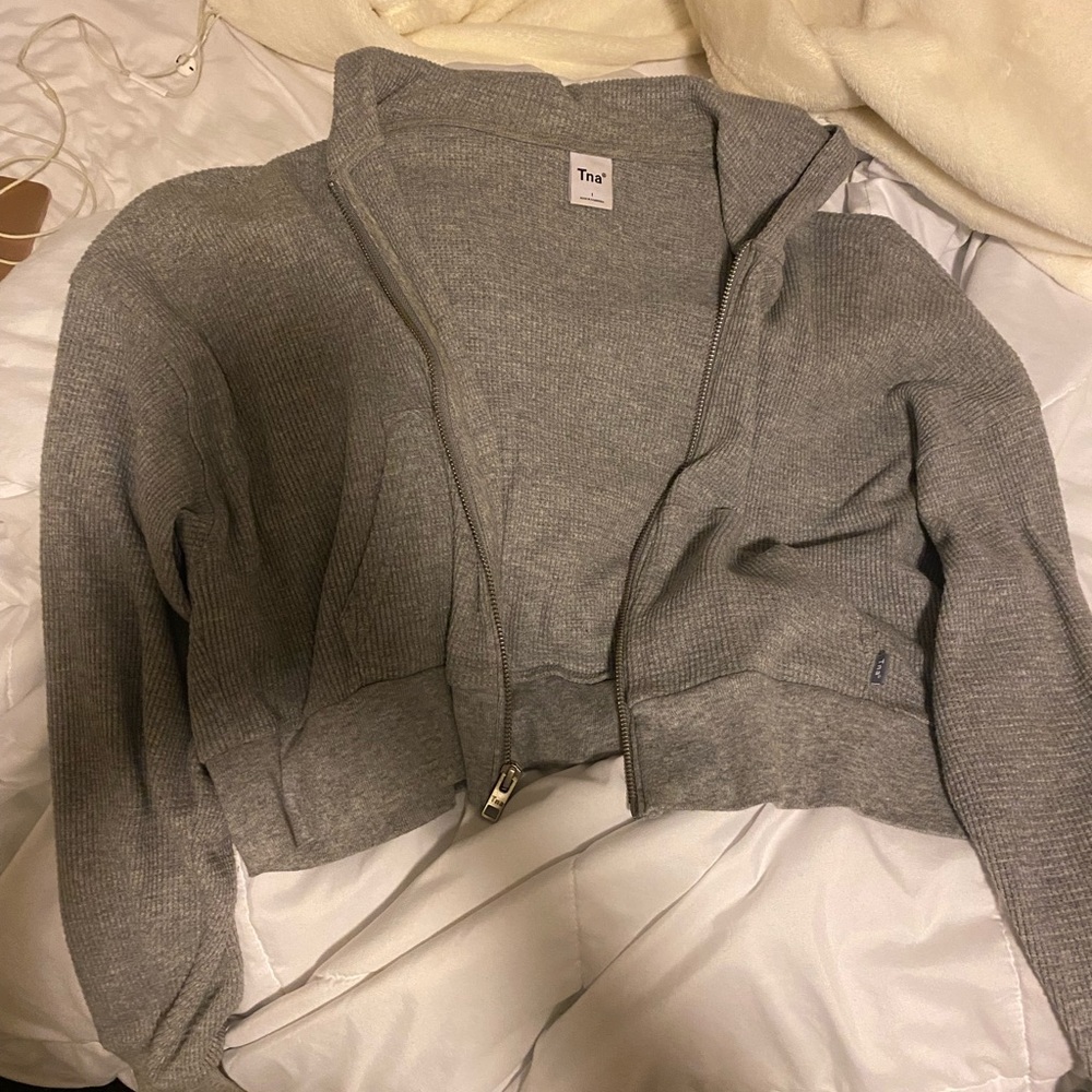 Aritzia TNA cropped gray ribbed hoodie